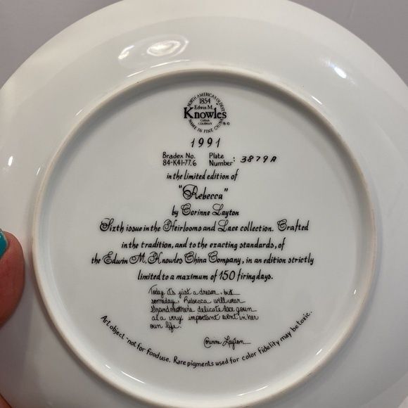 Heirlooms & Lace Rebecca Collector’s #6 Plate in Series By Corinne Layton 3879A - Picture 10 of 10